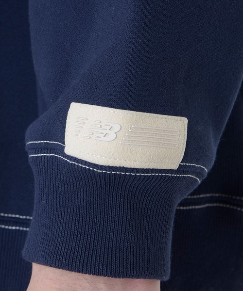 NEW BALANCE(ニューバランス)の「1000 スウェットクルーオーバーサイズフィット(スウェット・メンズ・ブラック/オフホワイト/グレー/ネイビー・SMALL/MEDIUM/X-LARGE/LARGE)」の9枚目の写真