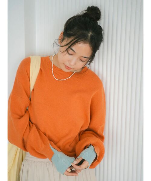 Ungrid(アングリッド)の「コットン混ショートルーズニット(ニット/セーター・レディース・オレンジ/イエロー/ライトグレー/ブラウン・FREE)」の6枚目の写真