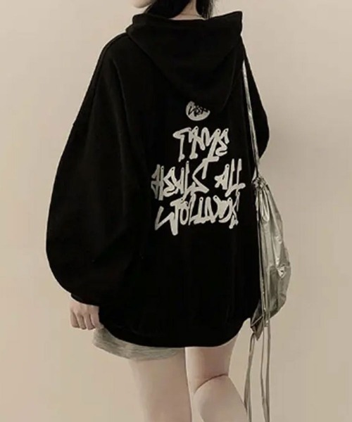 VIVID LADY(ビビッドレディー)の「裏起毛 グラフィティロゴ オーバーサイズパーカー(パーカー・レディース・ブラック/ホワイト/グレー・FREE)」の2枚目の写真