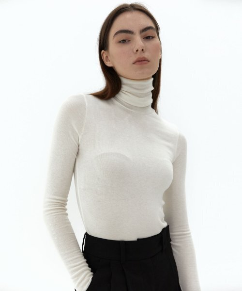 38COMEONCOMMON(38カモンコモン)の「21AU SOFT SLIM TURTLENECK T-SHIRTS (IVORY)(Tシャツ/カットソー・レディース・その他・FREE)」の1枚目の写真