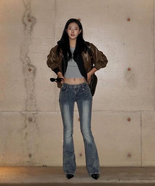 DECET WOMEN（デケット ウーマン）の「Curved Slim Low Rise Flared Jeans DCWPT011BLACK（デニムパンツ・レディース・その他・X-SMALL/SMALL/MEDIUM/LARGE）」の15枚目の写真