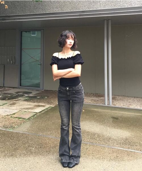 DECET WOMEN（デケット ウーマン）の「Curved Slim Low Rise Flared Jeans DCWPT011BLACK（デニムパンツ・レディース・その他・X-SMALL/SMALL/MEDIUM/LARGE）」の2枚目の写真