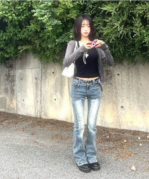 DECET WOMEN（デケット ウーマン）の「Curved Slim Low Rise Flared Jeans DCWPT011BLACK（デニムパンツ・レディース・その他・X-SMALL/SMALL/MEDIUM/LARGE）」の3枚目の写真