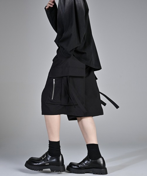ADRER(アドラー)の「Parachute Cargo Wide Short Slacks / パラシュート カーゴ ワイド ショート スラックス(スラックス・メンズ・ブラック・XS/S/M/L)」の5枚目の写真