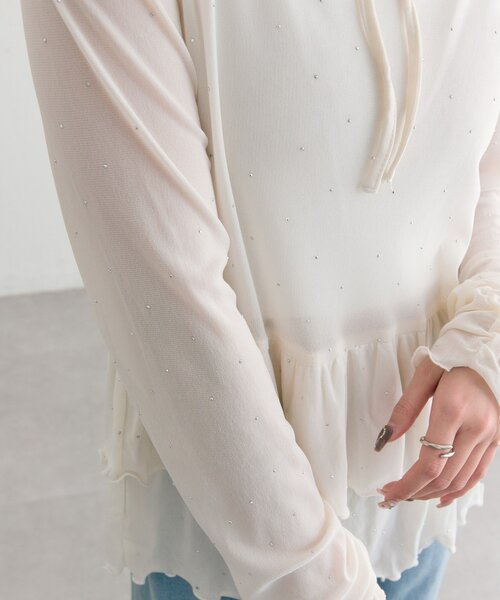 mystic（ミスティック）の「【レイヤードスタイルに◎】《IVO / レース / ラインストーン》ドットティアードプルオーバー（Tシャツ/カットソー・レディース・ホワイト/オフホワイト/ブラック/アイボリー・FREE）」の5枚目の写真