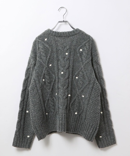 LEPSIM（レプシィム）の「3ゲージネップケーブルプルオーバー　637994（ニット/セーター・レディース・アイボリー/チャコールグレー・FREE）」の9枚目の写真