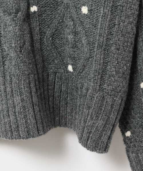 LEPSIM（レプシィム）の「3ゲージネップケーブルプルオーバー　637994（ニット/セーター・レディース・アイボリー/チャコールグレー・FREE）」の14枚目の写真