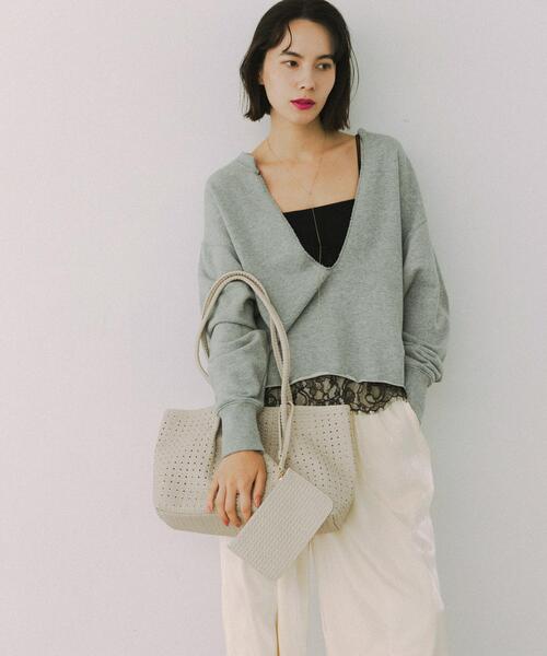 RODE SKO（ロデスコ）の「ポーチ付パンチングミドルトートバッグ（トートバッグ・レディース・アイボリー/ブラウン・ONE）」の5枚目の写真