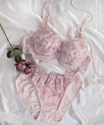 Sanei（サンエイ）の「【美谷間＆丸胸を叶える！ナチュ盛りメイクブラ♪】上下セット/A~D/ガーリーフラワー刺繍（ブラ&ショーツ）」