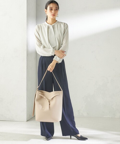 SHIPS（シップス）の「【WEB限定】ハトメ ベルト ワンショルダー バッグ M（トートバッグ・レディース・ナチュラル/ブラック/ブラウン・ONE SIZE）」の7枚目の写真