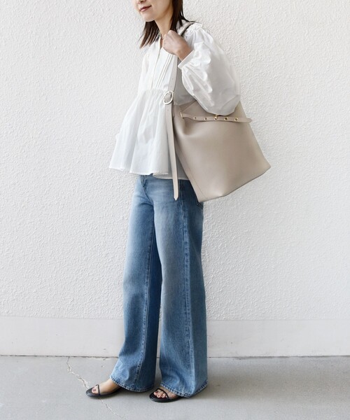 SHIPS（シップス）の「【WEB限定】ハトメ ベルト ワンショルダー バッグ M（トートバッグ・レディース・ナチュラル/ブラック/ブラウン・ONE SIZE）」の11枚目の写真