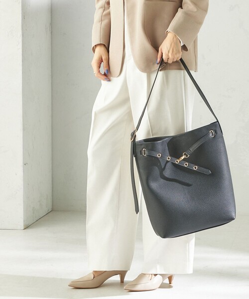 SHIPS（シップス）の「【WEB限定】ハトメ ベルト ワンショルダー バッグ M（トートバッグ・レディース・ナチュラル/ブラック/ブラウン・ONE SIZE）」の14枚目の写真