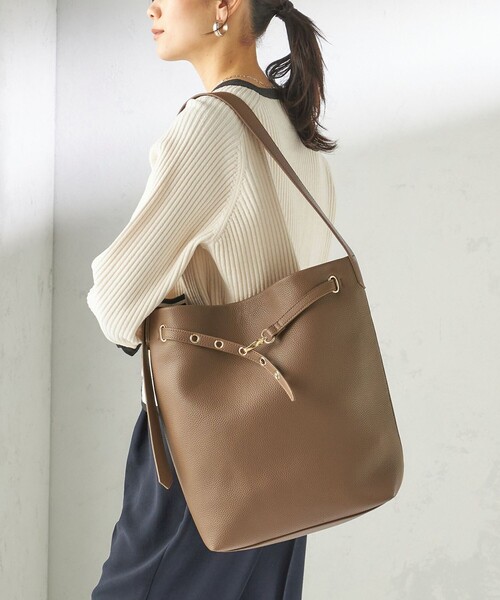 SHIPS（シップス）の「【WEB限定】ハトメ ベルト ワンショルダー バッグ M（トートバッグ・レディース・ナチュラル/ブラック/ブラウン・ONE SIZE）」の21枚目の写真
