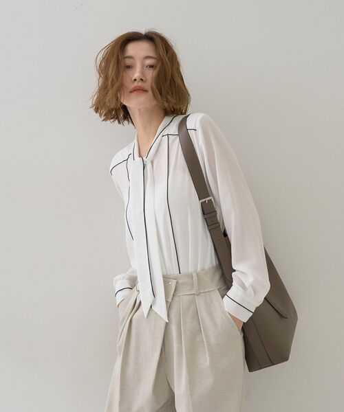 YECCA VECCA（イェッカヴェッカ）の「ベルトデザインワンハンドルショルダーバッグ（ショルダーバッグ・レディース・ブラック/ダークブラウン・FREE）」の7枚目の写真