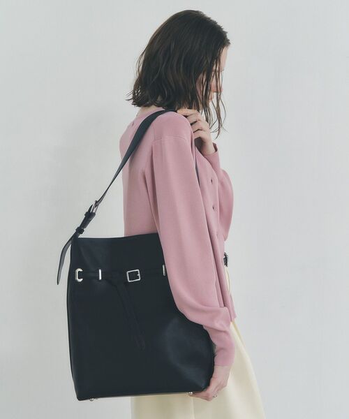 YECCA VECCA（イェッカヴェッカ）の「ベルトデザインワンハンドルショルダーバッグ（ショルダーバッグ・レディース・ブラック/ダークブラウン・FREE）」の3枚目の写真