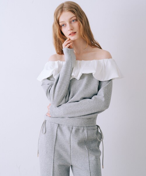 SELFIST(セルフィスト)の「【セットアップ対応】バルーン3WAYショルダースウェット 空港コーデ 春服 夏服 オフショル(Tシャツ/カットソー・レディース・グレー/オフホワイト・フリー)」の9枚目の写真