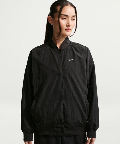 NIKE(ナイキ)の「ナイキ NIKE ナイキ ウィメンズ NSW ハイブリッド ヴァーシティ ジャケット(ブルゾン・レディース・ブラック/ダークグリーン・M/L)」の2枚目の写真