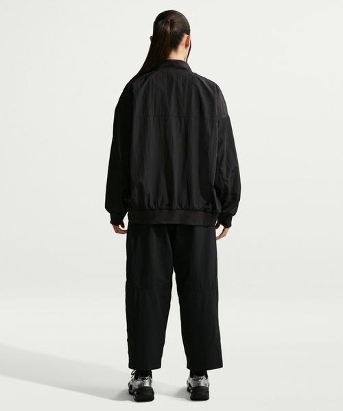 NIKE(ナイキ)の「ナイキ NIKE ナイキ ウィメンズ NSW ハイブリッド ヴァーシティ ジャケット(ブルゾン・レディース・ブラック/ダークグリーン・M/L)」の7枚目の写真