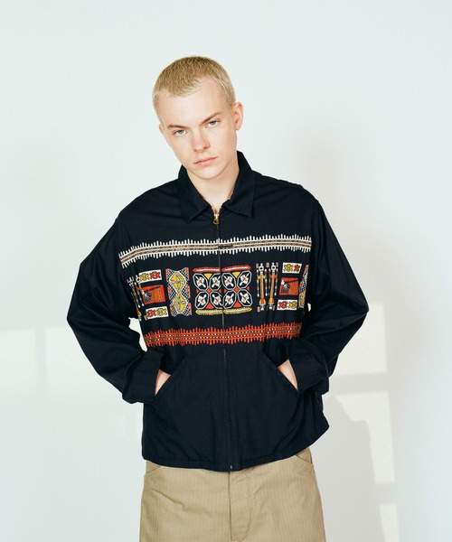 TOWNCRAFT（タウンクラフト）の「TOWNCRAFT / タウンクラフト PRINTED ROCKABILLY BLOUSON プリントコットン ロカビリーブルゾン（ブルゾン・メンズ・その他1/ナチュラル/ブラック・LARGE/MEDIUM）」の2枚目の写真
