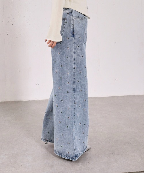 archives(アルシーヴ)の「小花柄刺繍デニム(デニムパンツ・レディース・ブルー/ブラック・SMALL/MEDIUM)」の15枚目の写真