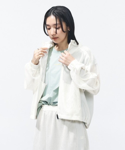 NEW BALANCE(ニューバランス)の「【別注】ニューバランス New Balance メッシュスタンドジャケット 限定コラボ(ナイロンジャケット・レディース・オフホワイト/ダークグレー・L/M)」の1枚目の写真