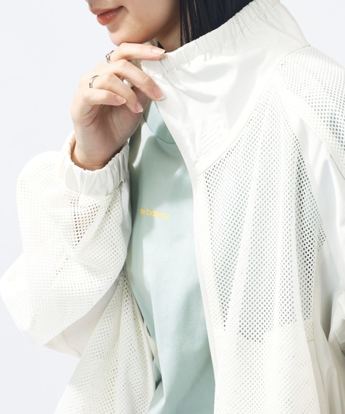 NEW BALANCE(ニューバランス)の「【別注】ニューバランス New Balance メッシュスタンドジャケット 限定コラボ(ナイロンジャケット・レディース・オフホワイト/ダークグレー・L/M)」の9枚目の写真