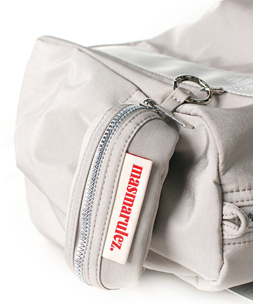 MASMARULEZ（マスマルールズ）の「[INT][POUCH SET] glossy shoulder duffel bag _ Light gray（ボストンバッグ・レディース・その他・FREE）」の20枚目の写真
