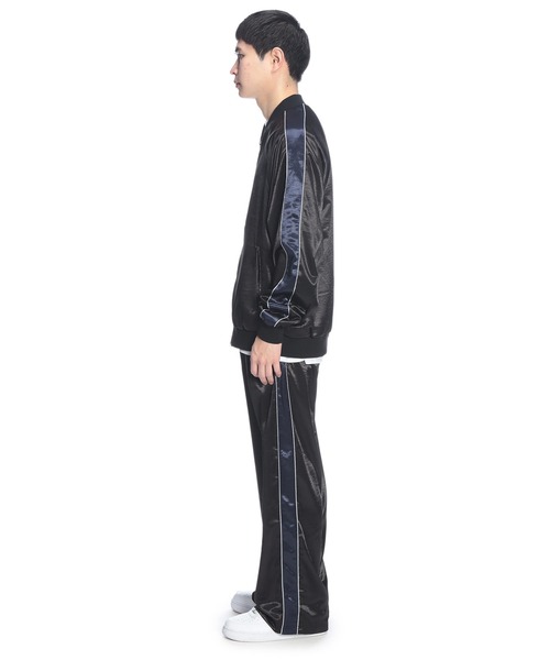 SAKAZEN(サカゼン)の「【セットアップ】ジャージ スカジャン 上下セット セットアップ メンズ 秋 冬 春 サイドライン トラックスーツ サテン生地 TESS (テス)(セットアップ・メンズ・カーキ系/ブラック・M/LL/L)」の11枚目の写真