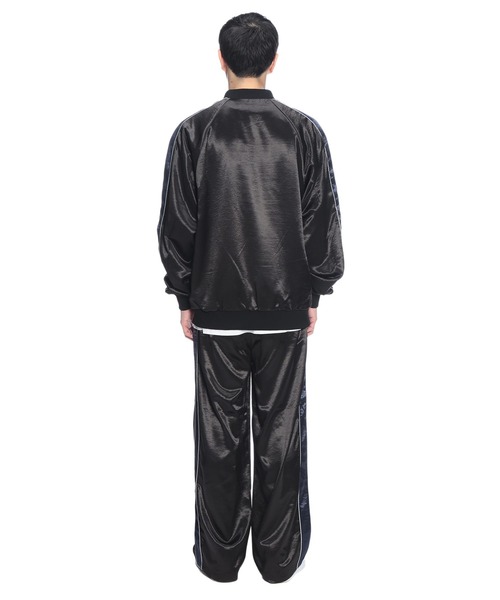 SAKAZEN(サカゼン)の「【セットアップ】ジャージ スカジャン 上下セット セットアップ メンズ 秋 冬 春 サイドライン トラックスーツ サテン生地 TESS (テス)(セットアップ・メンズ・カーキ系/ブラック・M/LL/L)」の12枚目の写真