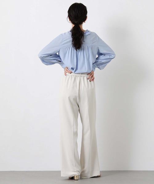Gready Brilliant（グレディブリリアン）の「ローンフリルＶネックブラウス（シャツ/ブラウス・レディース・オフホワイト/サックスブルー・FREE）」の18枚目の写真