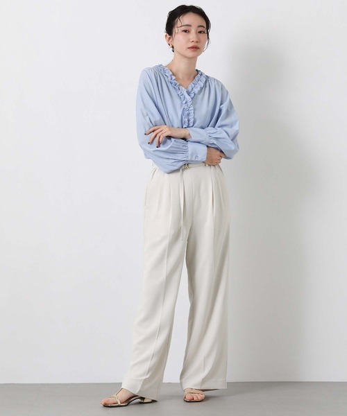 Gready Brilliant（グレディブリリアン）の「ローンフリルＶネックブラウス（シャツ/ブラウス・レディース・オフホワイト/サックスブルー・FREE）」の19枚目の写真