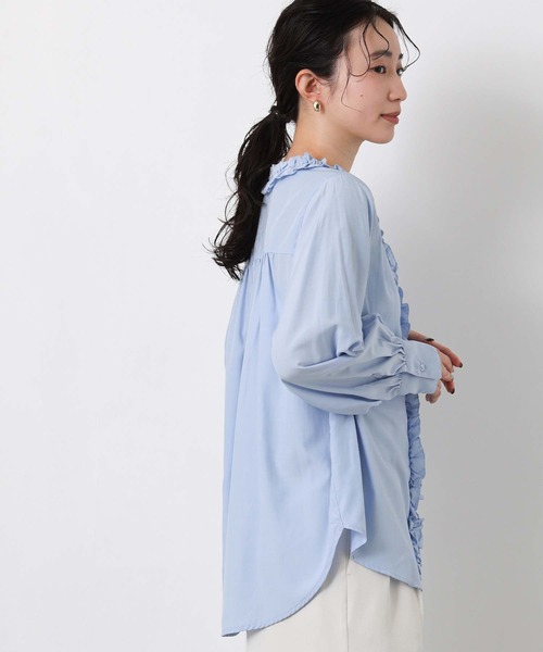Gready Brilliant（グレディブリリアン）の「ローンフリルＶネックブラウス（シャツ/ブラウス・レディース・オフホワイト/サックスブルー・FREE）」の21枚目の写真