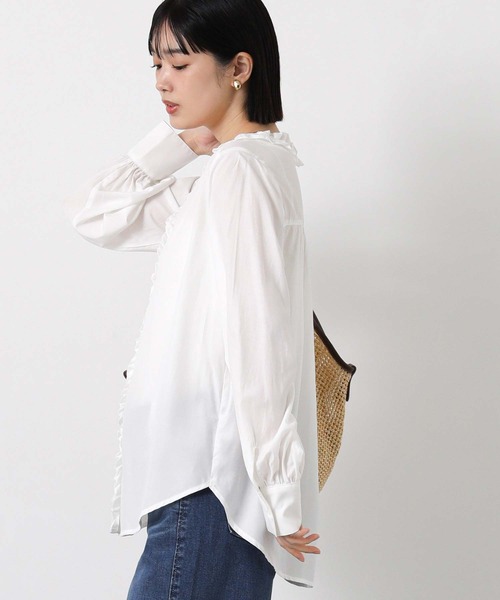 Gready Brilliant（グレディブリリアン）の「ローンフリルＶネックブラウス（シャツ/ブラウス・レディース・オフホワイト/サックスブルー・FREE）」の8枚目の写真