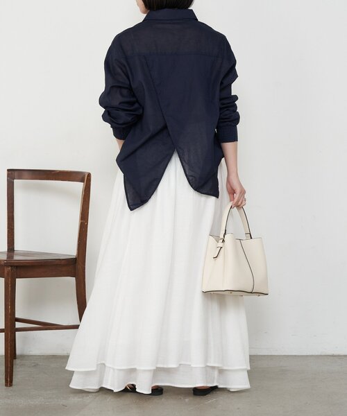Jena espace merveilleux(ジェナ エスパスメルヴェイユ)の「バッククロスシャツ(シャツ/ブラウス・レディース・オフホワイト/ネイビー/ピンク・FREE)」の18枚目の写真