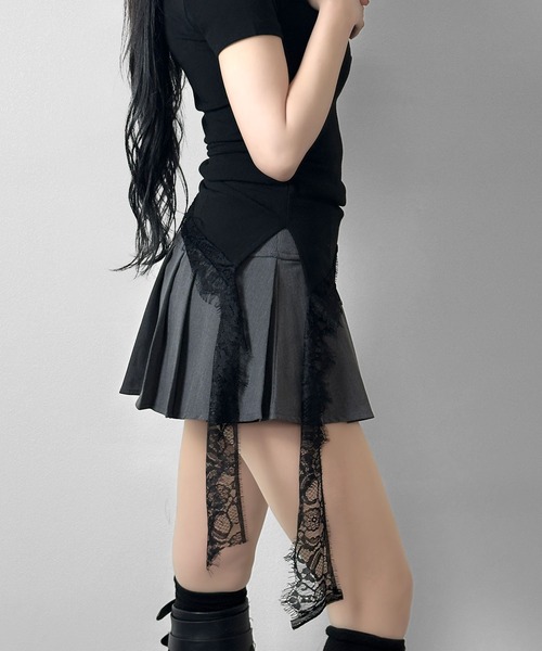 FOLLOWIN(フォロウィン)の「裾レースデザイン ヘンリーネックTシャツ(Tシャツ/カットソー・レディース・グレー/ブラック/ホワイト・FREE)」の3枚目の写真