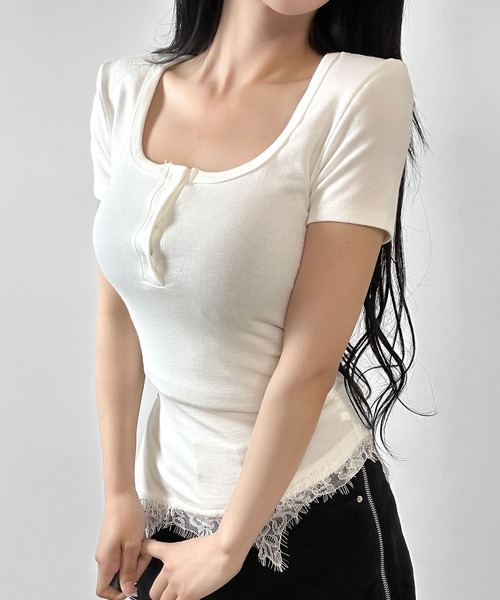 FOLLOWIN(フォロウィン)の「裾レースデザイン ヘンリーネックTシャツ(Tシャツ/カットソー・レディース・グレー/ブラック/ホワイト・FREE)」の5枚目の写真