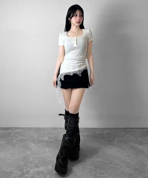 FOLLOWIN(フォロウィン)の「裾レースデザイン ヘンリーネックTシャツ(Tシャツ/カットソー・レディース・グレー/ブラック/ホワイト・FREE)」の7枚目の写真