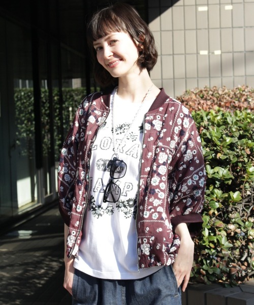 H.A.K(ハク)の「5.6オンスコットン天竺カレッジロゴ&デイジーモチーフTシャツ(Tシャツ/カットソー・レディース・ホワイト/ブラック/ボルドー・1/0)」の11枚目の写真