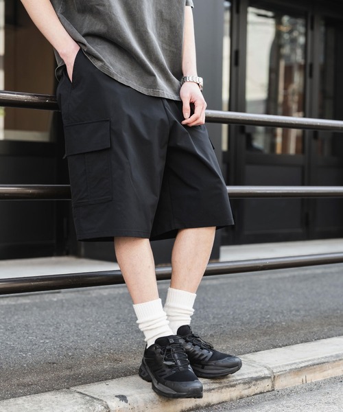 Rocky Monroe(ロッキーモンロー)の「ワイドカーゴイージーハーフパンツ(カーゴパンツ・メンズ・オフホワイト/ベージュ/ブラウン/カーキ/ブラック・M/XL/L)」の1枚目の写真