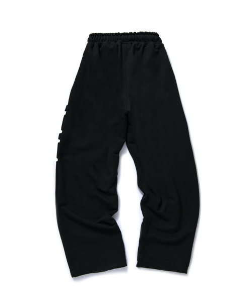 AMOU（アモウ）の「RRR One Tuck Sweat Pants BALCK（スウェットパンツ・レディース・その他・1/2）」の4枚目の写真