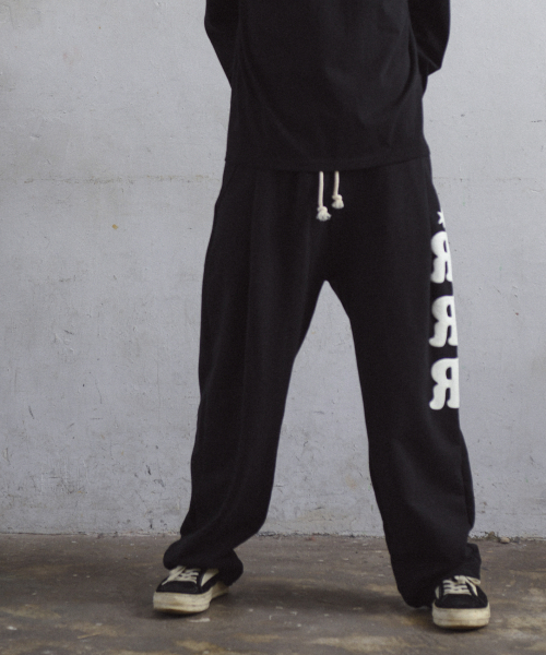 AMOU（アモウ）の「RRR One Tuck Sweat Pants BALCK（スウェットパンツ・レディース・その他・1/2）」の7枚目の写真