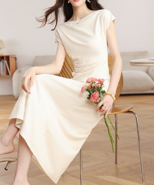 LUCPY(ラクピー)の「ボートネックフレンチスリーブワンピース(ワンピース・レディース・ホワイト・X-LARGE/LARGE/MEDIUM/SMALL)」の2枚目の写真