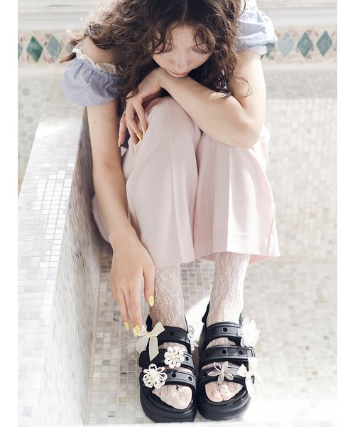FURFUR（ファーファー）の「【crocs】212032Soho Frosted Sport Sandal（サンダル・レディース・ベージュ/ブラック・22/23/24）」の8枚目の写真
