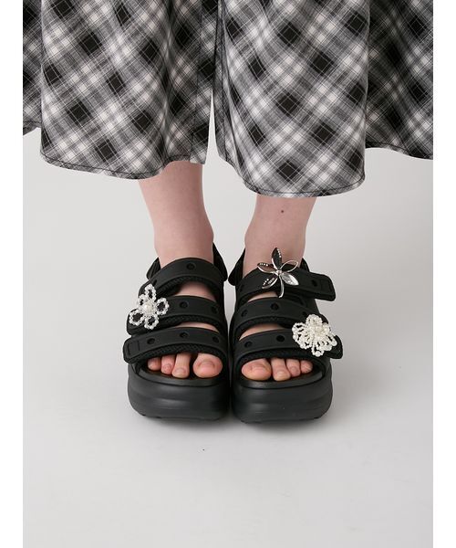 FURFUR（ファーファー）の「【crocs】212032Soho Frosted Sport Sandal（サンダル・レディース・ベージュ/ブラック・22/23/24）」の14枚目の写真