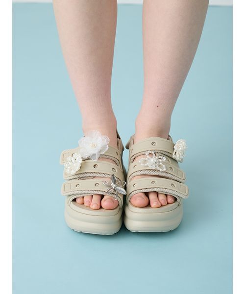 FURFUR（ファーファー）の「【crocs】212032Soho Frosted Sport Sandal（サンダル・レディース・ベージュ/ブラック・22/23/24）」の16枚目の写真