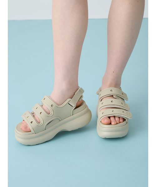 FURFUR（ファーファー）の「【crocs】212032Soho Frosted Sport Sandal（サンダル・レディース・ベージュ/ブラック・22/23/24）」の19枚目の写真