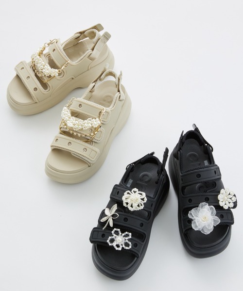 FURFUR（ファーファー）の「【crocs】212032Soho Frosted Sport Sandal（サンダル・レディース・ベージュ/ブラック・22/23/24）」の2枚目の写真