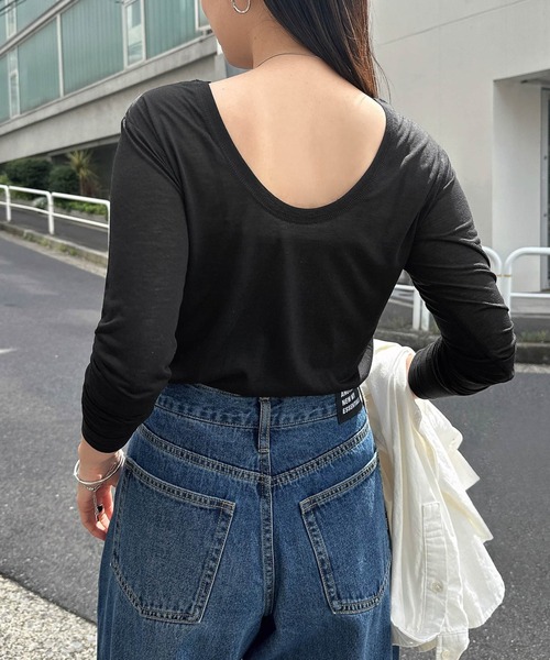 andme(アンドミー)の「【選べるネックデザイン】長袖シアーTシャツ(Tシャツ/カットソー・レディース・ブラック系1/ホワイト系1/ブラウン/ピンク/ブラック/ブラウン系1/ピンク系1/アイボリー・FREE)」の5枚目の写真