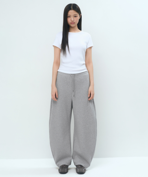 MUSINSA STANDARD WOMAN（ムシンサスタンダードウーマン）の「[クールタンダード] ウィメンズカーブドスウェットパンツ (2色)（スウェットパンツ・レディース・ブラック/グレー・X-SMALL/SMALL/MEDIUM/LARGE）」の6枚目の写真