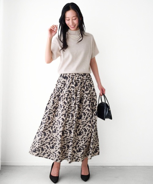 Ehre style(エーレスタイル)の「派手すぎない オフィスで花柄フレアスカート(スカート・レディース・ベージュ/ブラック・FREE)」の12枚目の写真